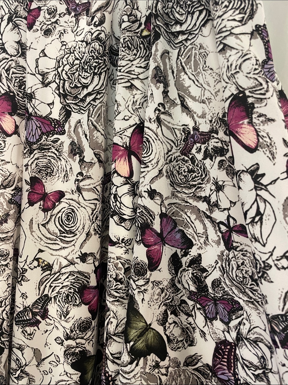 CJ Banks Floral  Butterfly Print A-Line Skirt Lavenders whites, Waist 21 1/2" - Picture 4 of 9